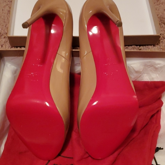 Christian Louboutin red bottom pumps - Picture 3 of 7